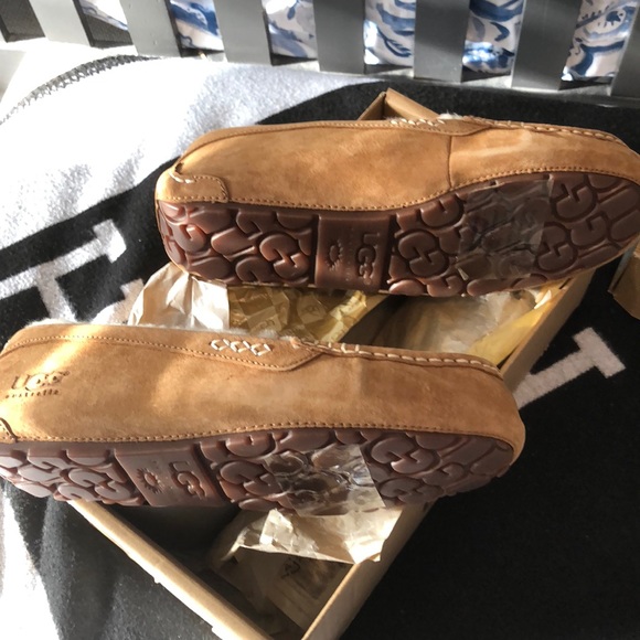 Ugg Slippers - Picture 3 of 5